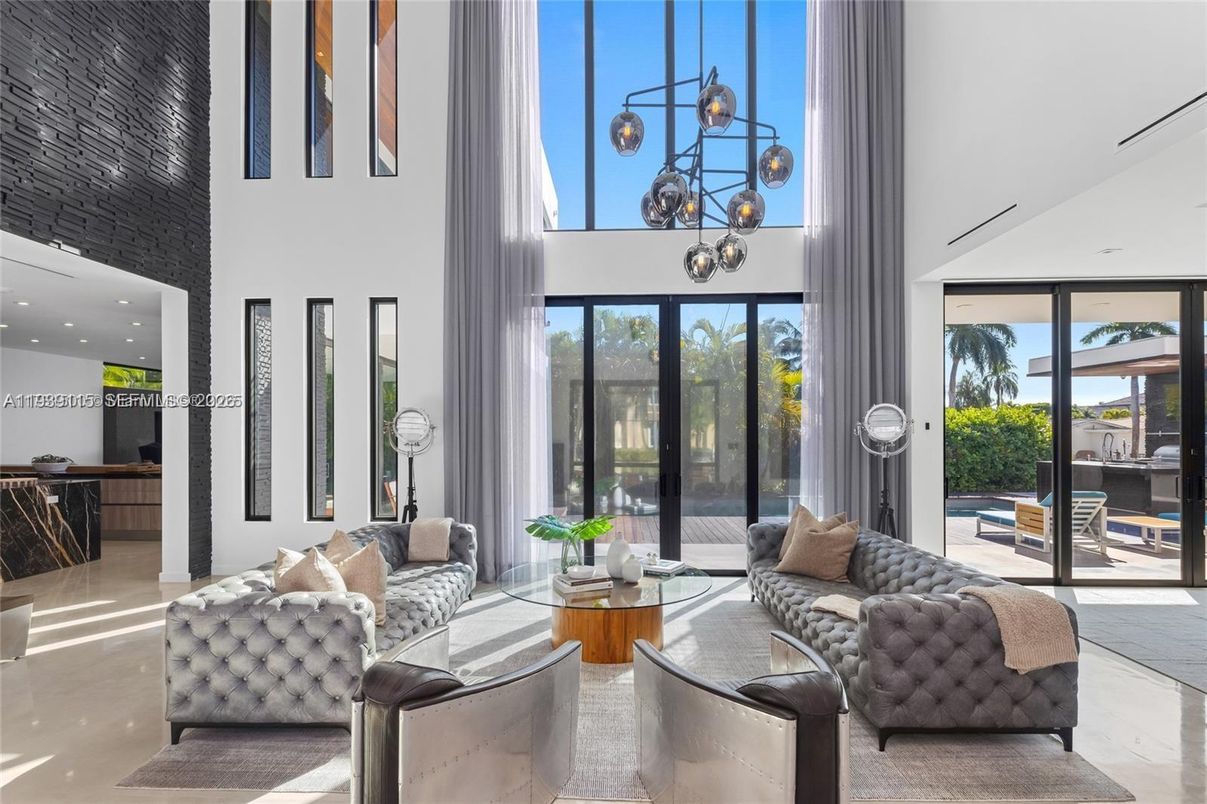 Interior, Living room, Pendant Lights, Recessed Lighting