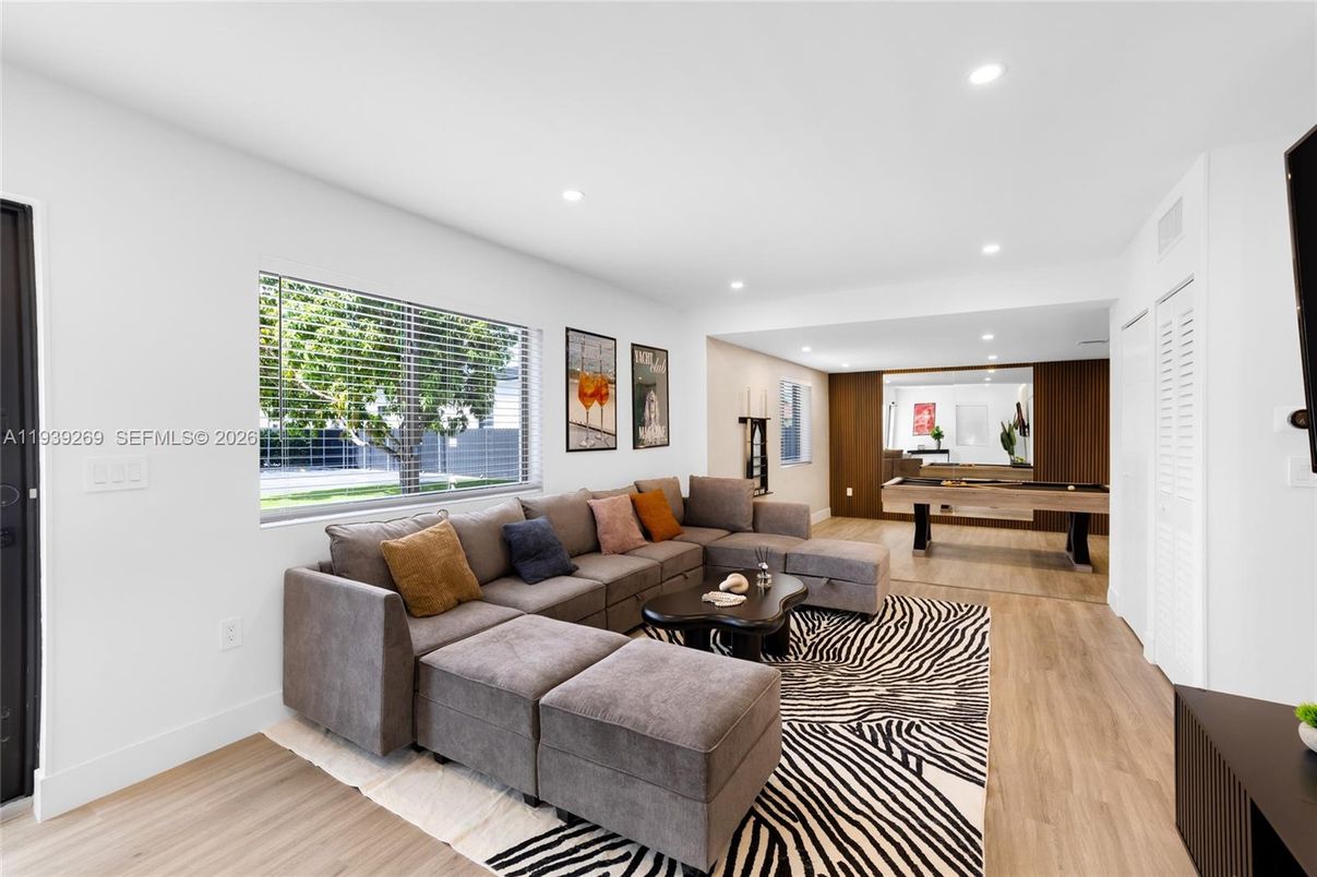 Billiard Table, Game Room, Interior, Living room, Recessed Lighting, Wood Texture Flooring