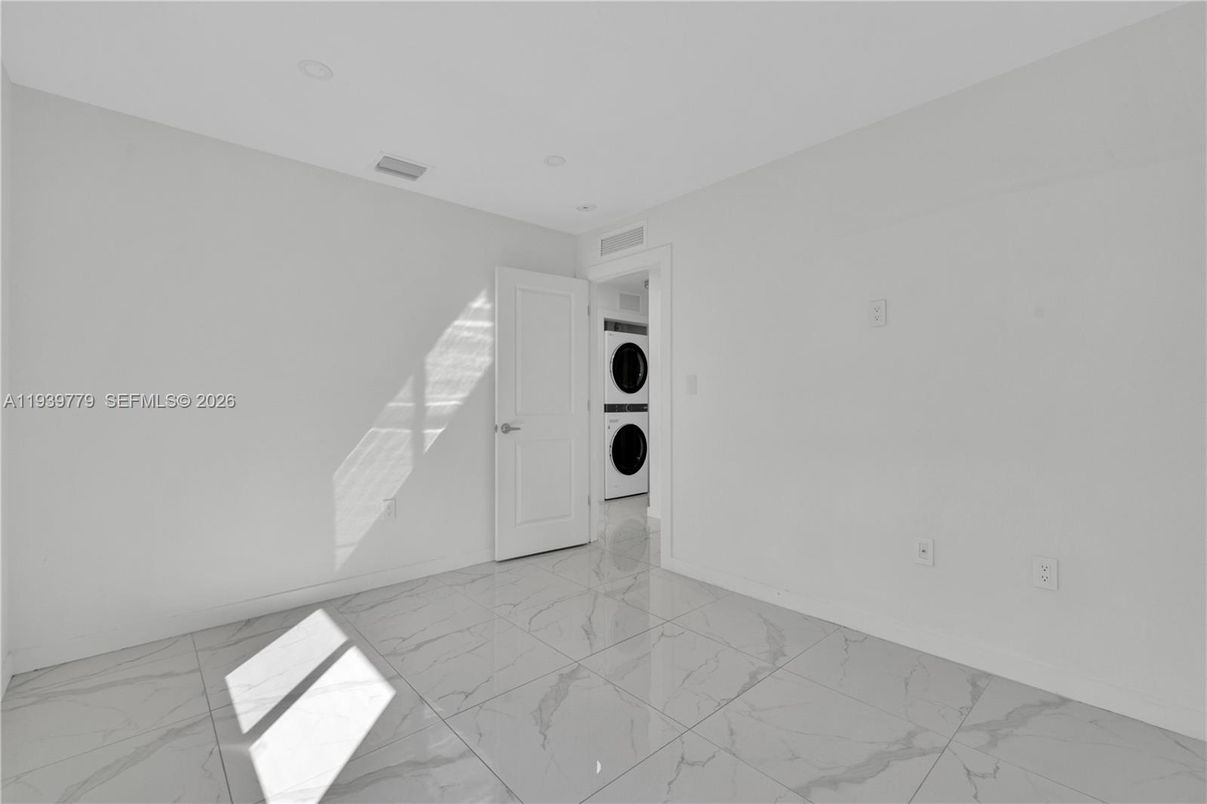Empty room, Interior, Marble, Washer