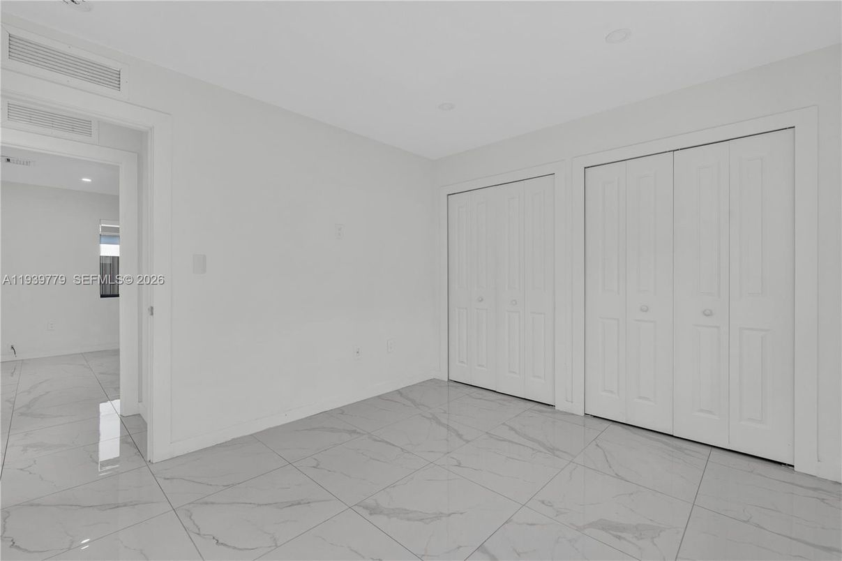Empty room, Interior, Marble, Recessed Lighting