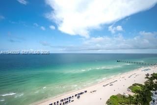 Bedroom, Interior, Water