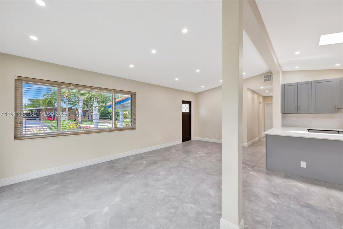 Empty room, Interior, Kitchen, Recessed Lighting