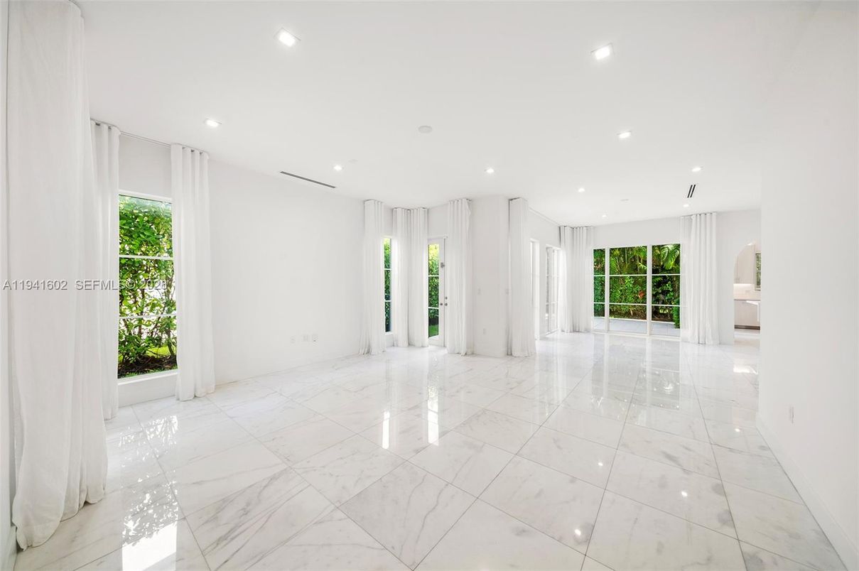 Empty room, Interior, Marble, Recessed Lighting