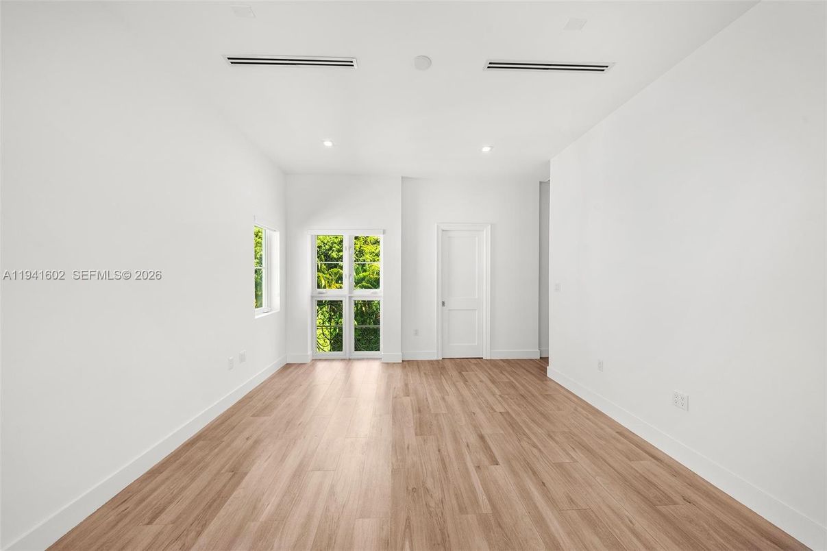 Empty room, Interior, Recessed Lighting, Wood Texture Flooring