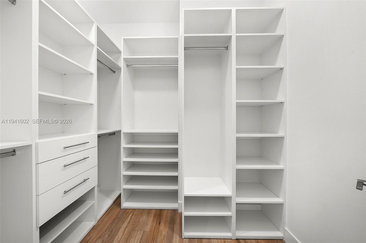 Interior, Walk-in Closets, Wood Texture Flooring