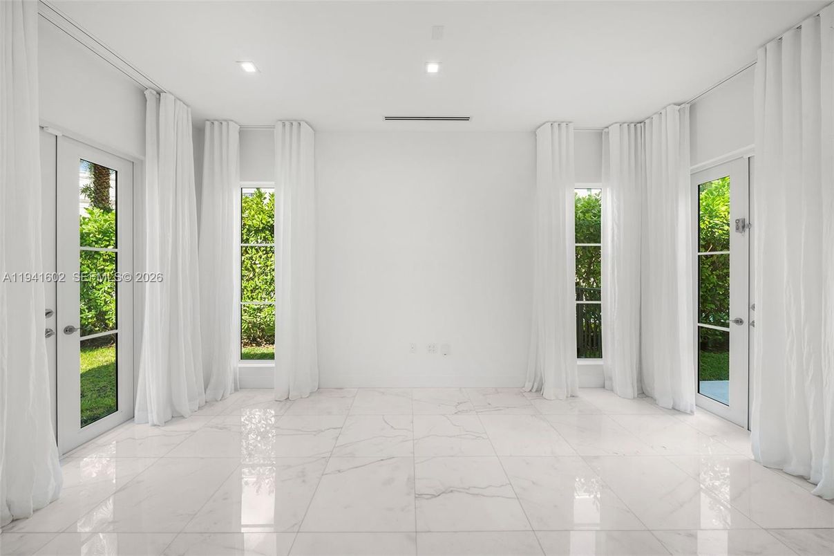 Empty room, Interior, Marble, Recessed Lighting