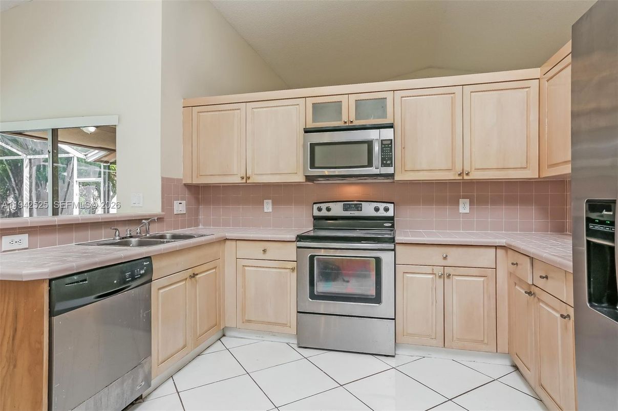 Interior, Kitchen, Stainless Steel Appliances