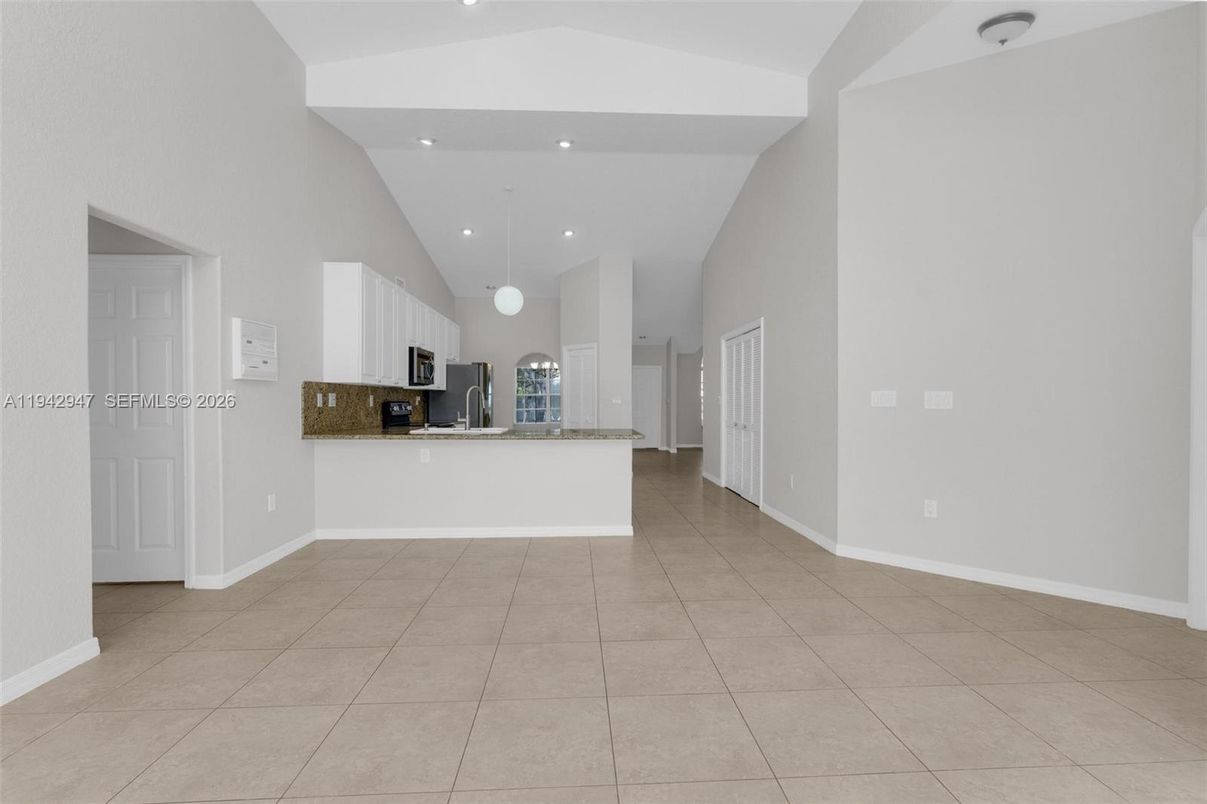 Empty room, Interior, Kitchen, Pendant Lights, Recessed Lighting