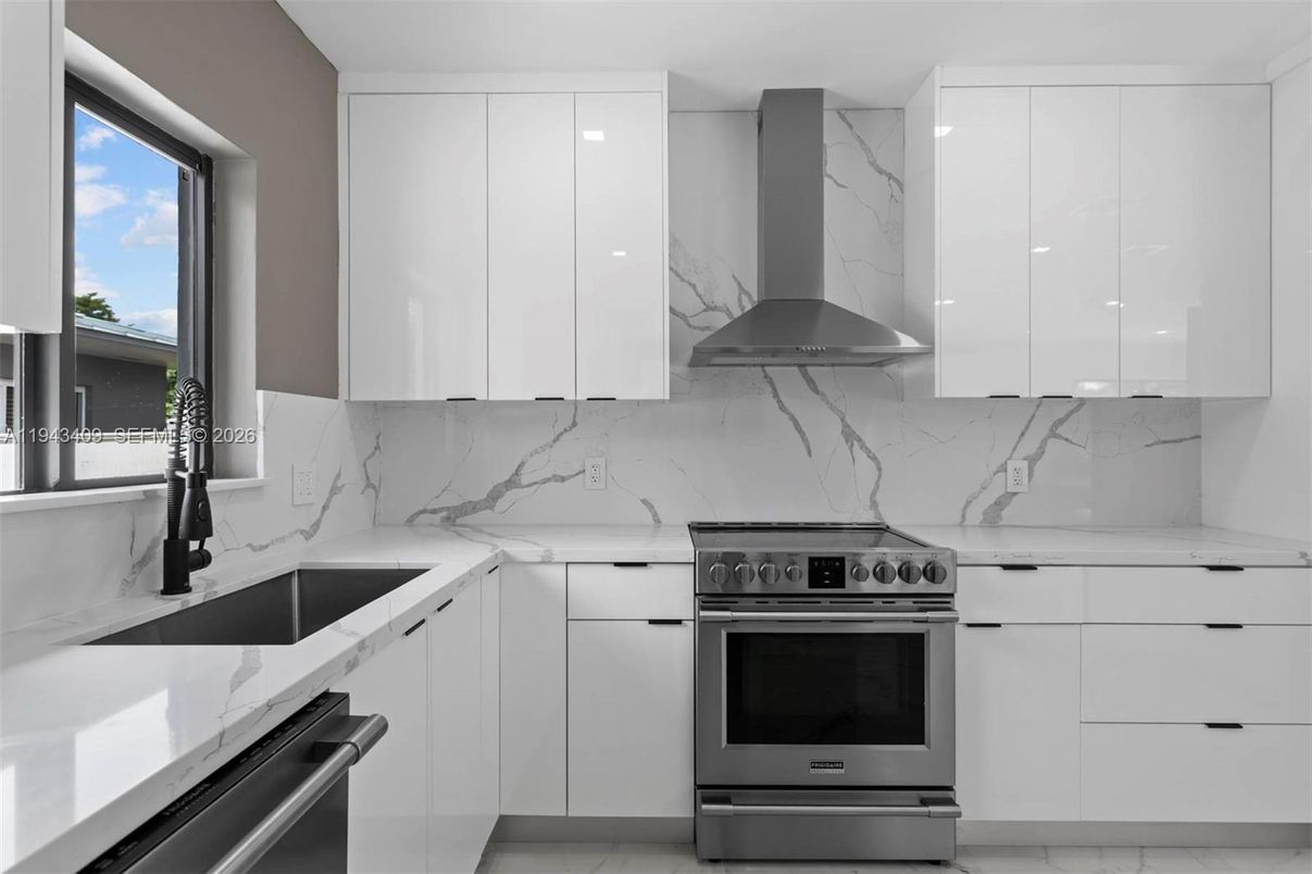 Interior, Kitchen, Marble, Marble Walls, Stainless Steel Appliances