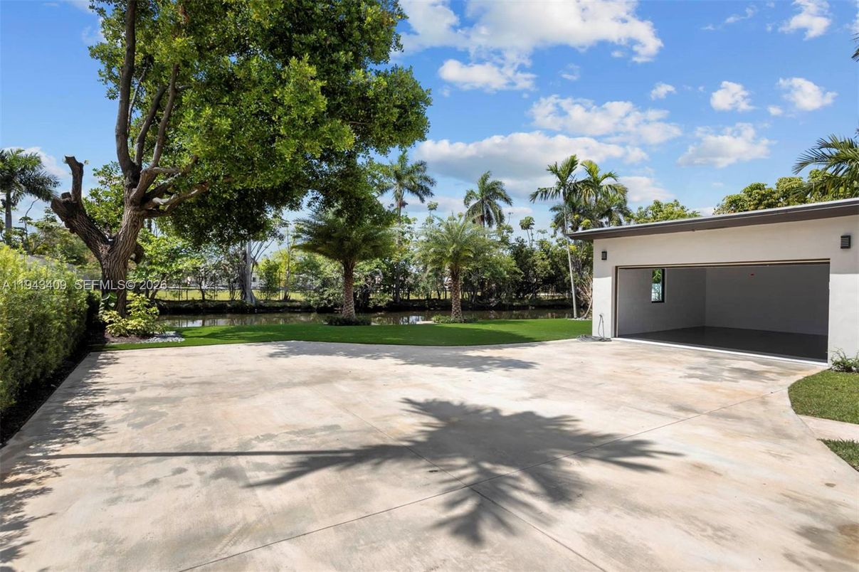 Backyard, Detached Garage, Exterior