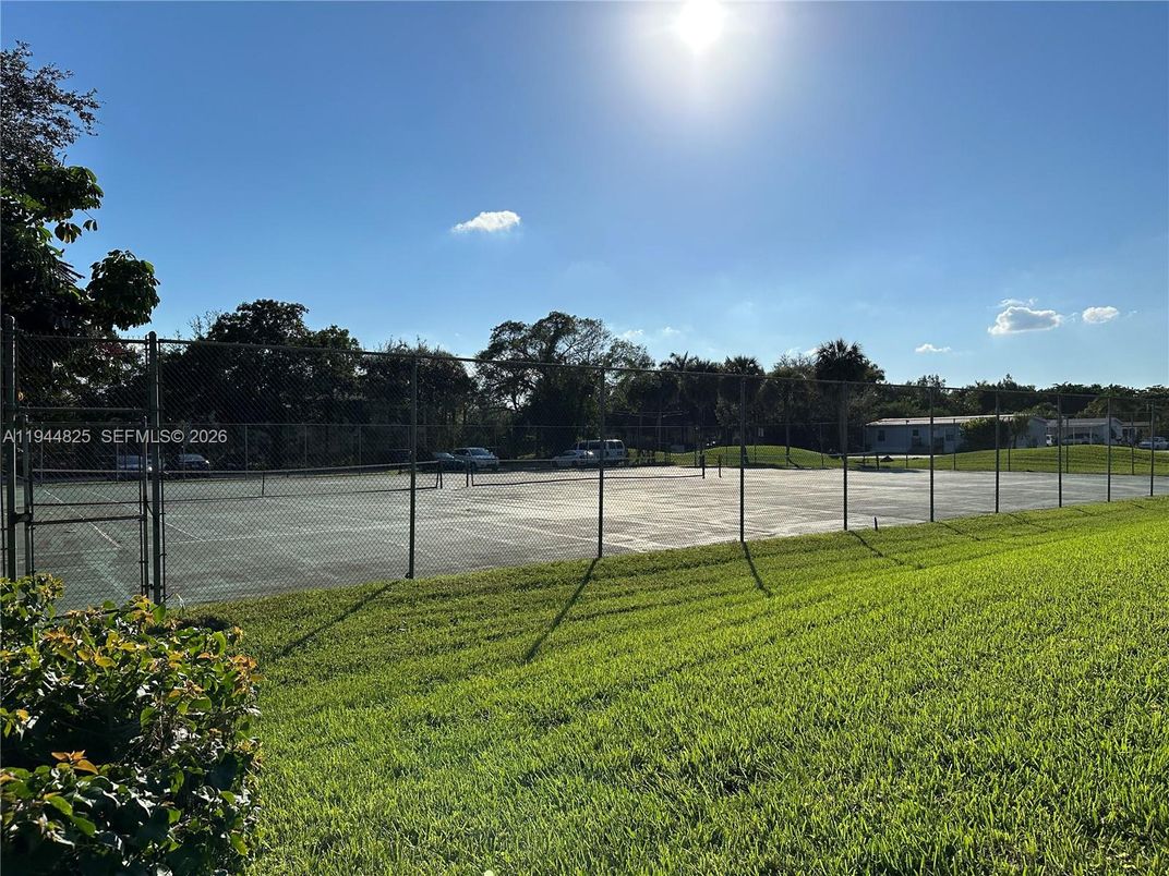 Exterior, Tennis Courts