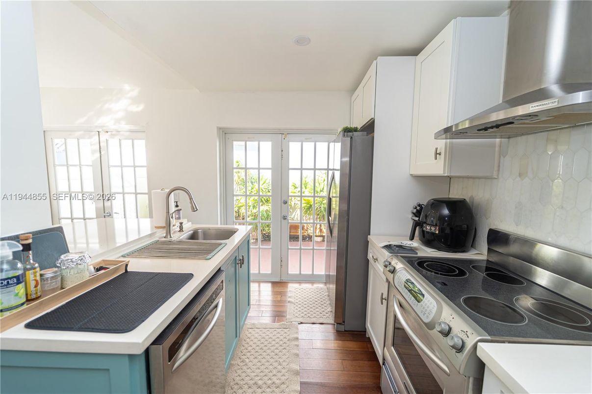 Interior, Kitchen, Stainless Steel Appliances, Wood Texture Flooring