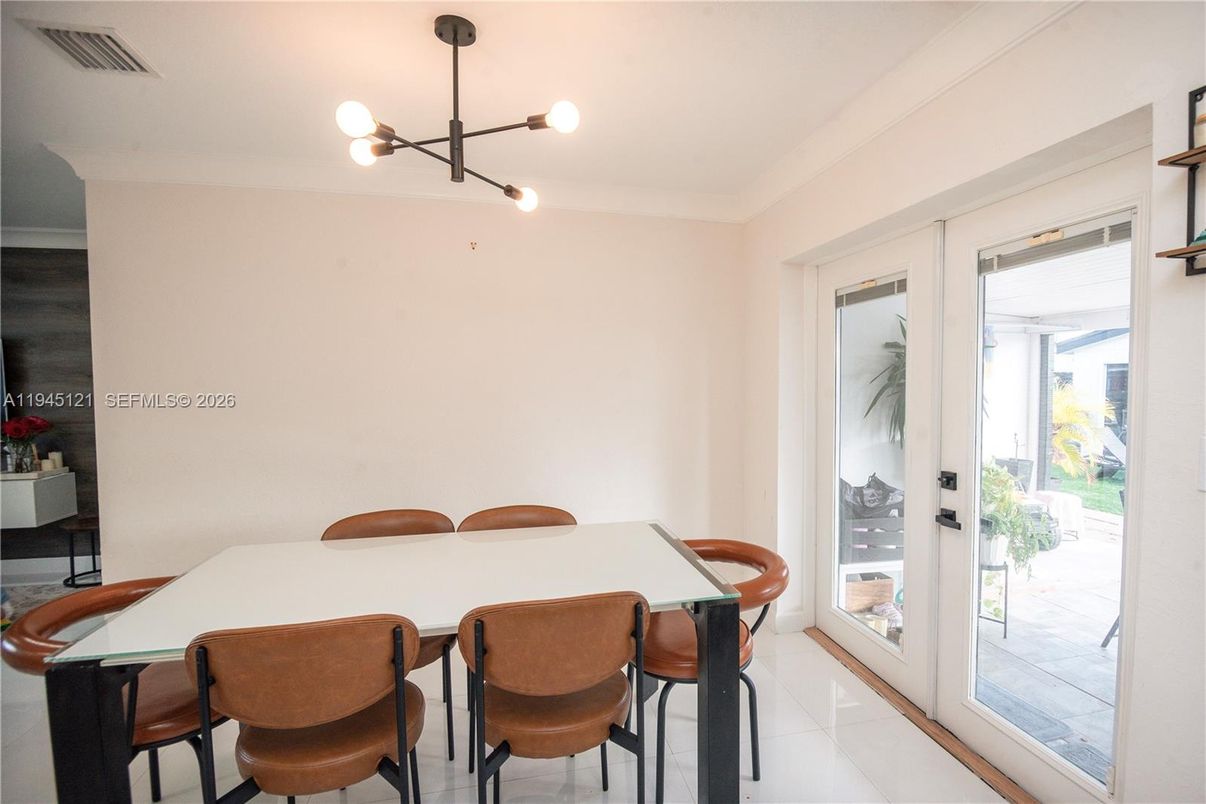 Dining room, Interior, Pendant Lights