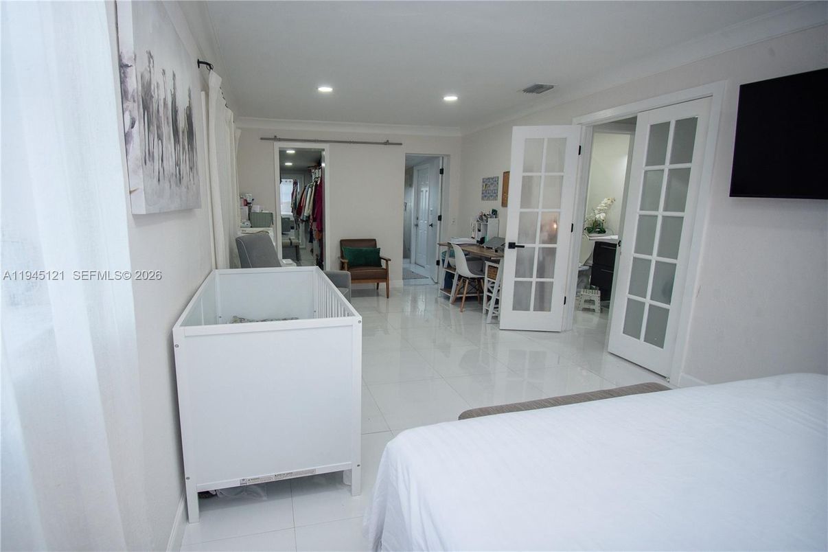 Dining room, Interior, Recessed Lighting