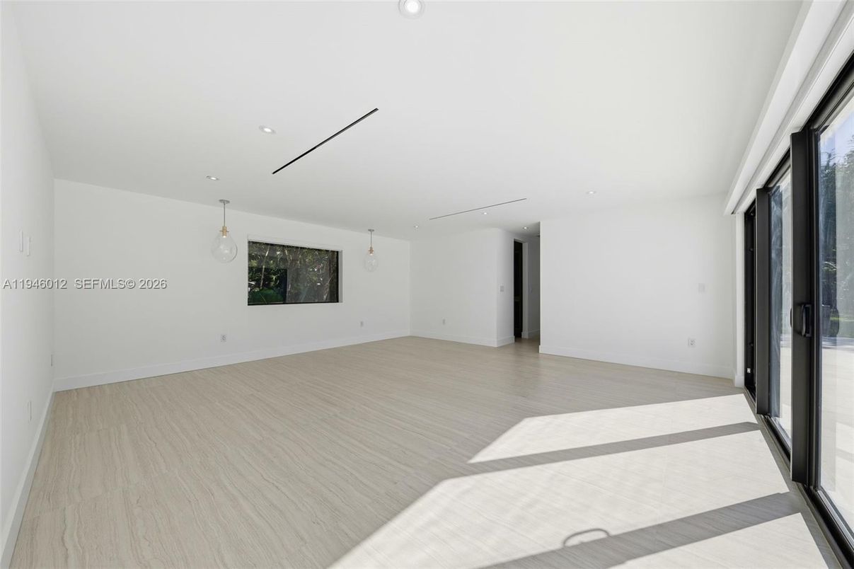 Empty room, Interior, Pendant Lights, Recessed Lighting
