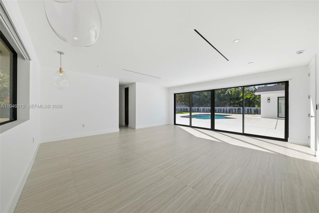 Empty room, Interior, Pendant Lights, Recessed Lighting