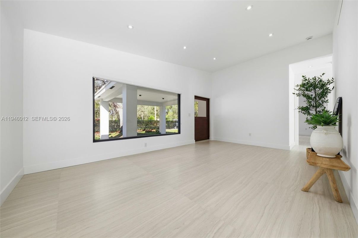 Empty room, Interior, Marble, Recessed Lighting