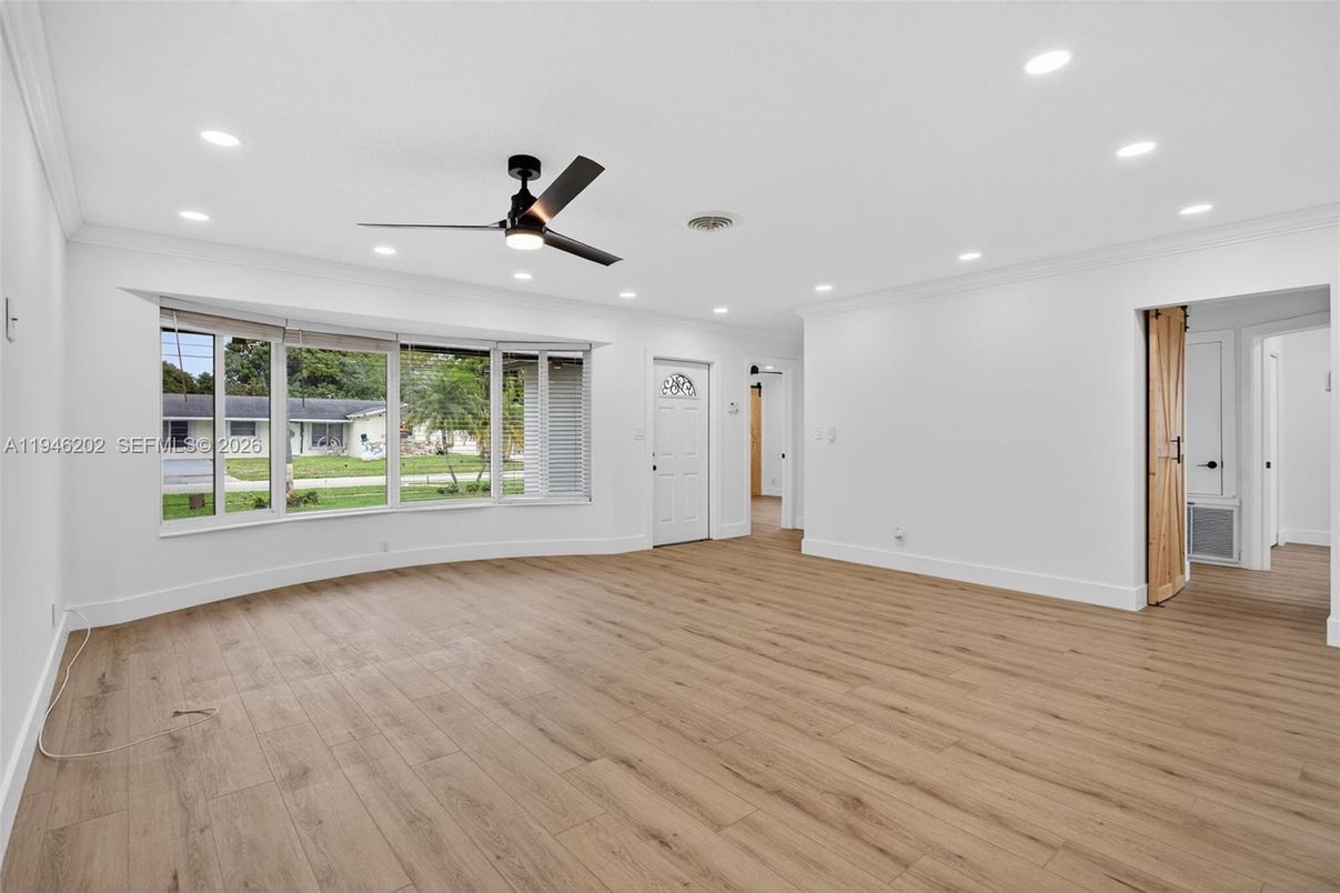 Empty room, Interior, Recessed Lighting, Wood Texture Flooring