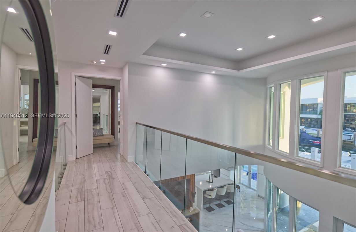 Interior, Recessed Lighting, Wood Texture Flooring