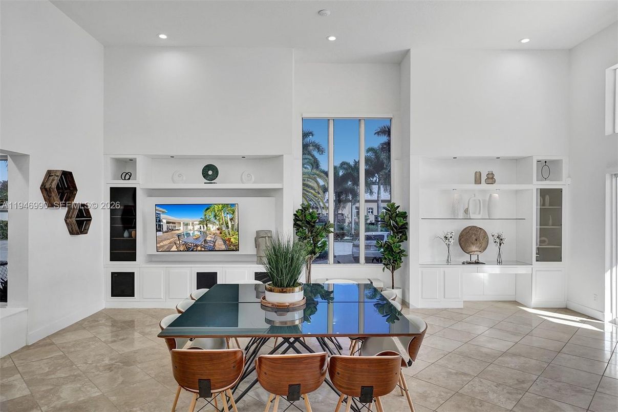 Dining room, Interior, Recessed Lighting