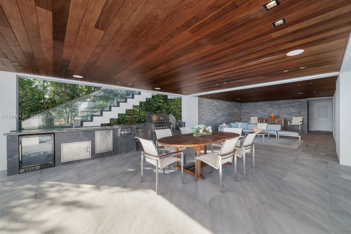 Exterior, Outdoor Kitchen