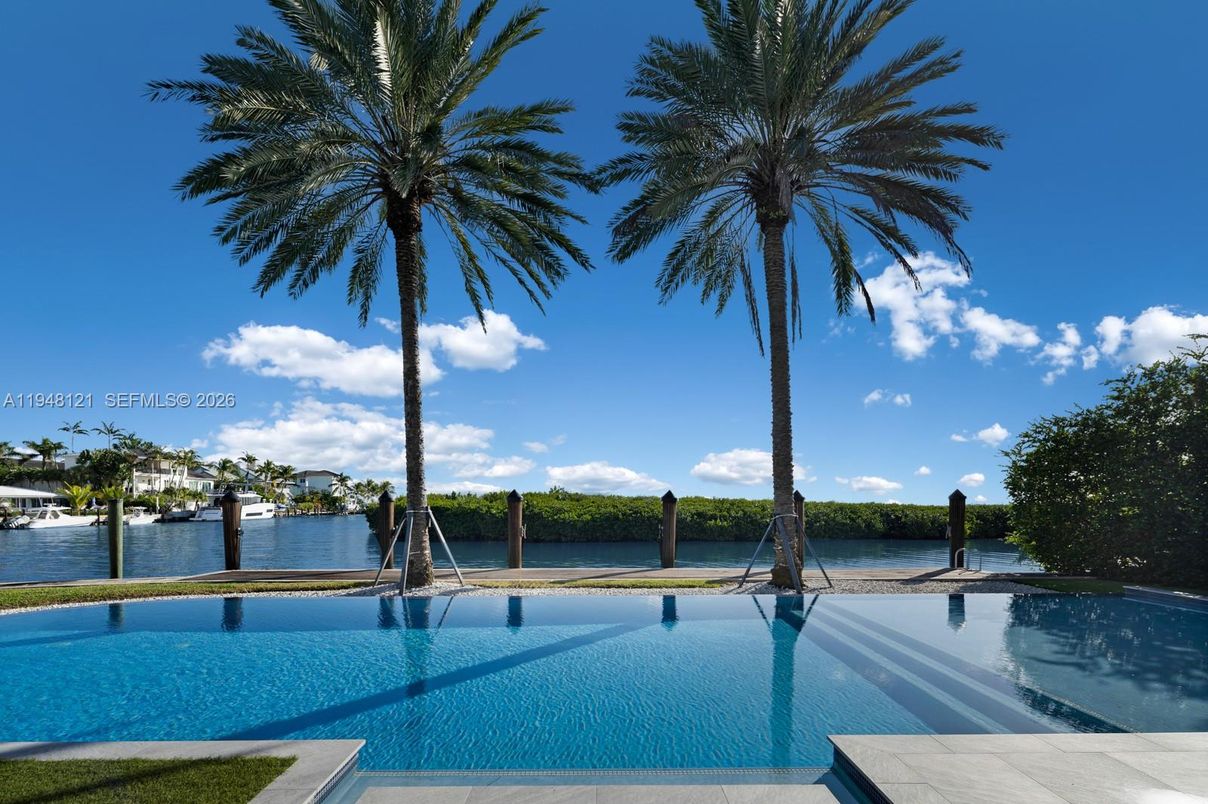 Exterior, Pool, Water