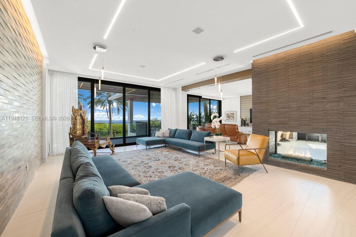 Fireplace, Interior, Living room, Pendant Lights, Recessed Lighting