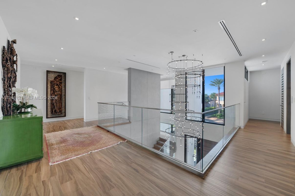Interior, Pendant Lights, Recessed Lighting, Wood Texture Flooring