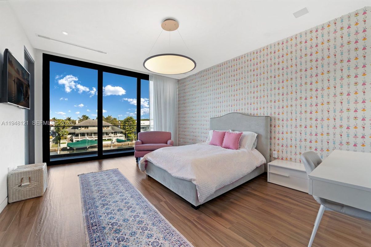 Bedroom, Interior, Pendant Lights, Recessed Lighting, Wood Texture Flooring