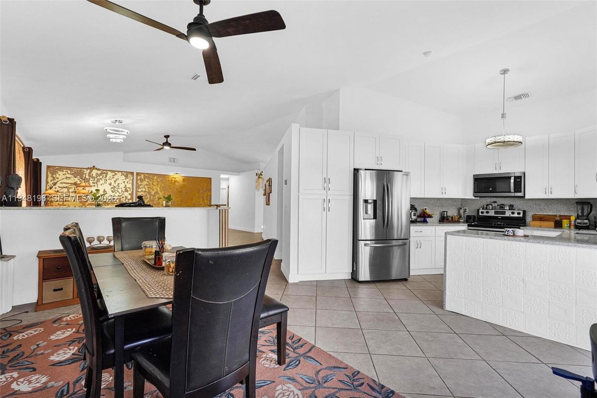 Dining room, Interior, Kitchen, Pendant Lights