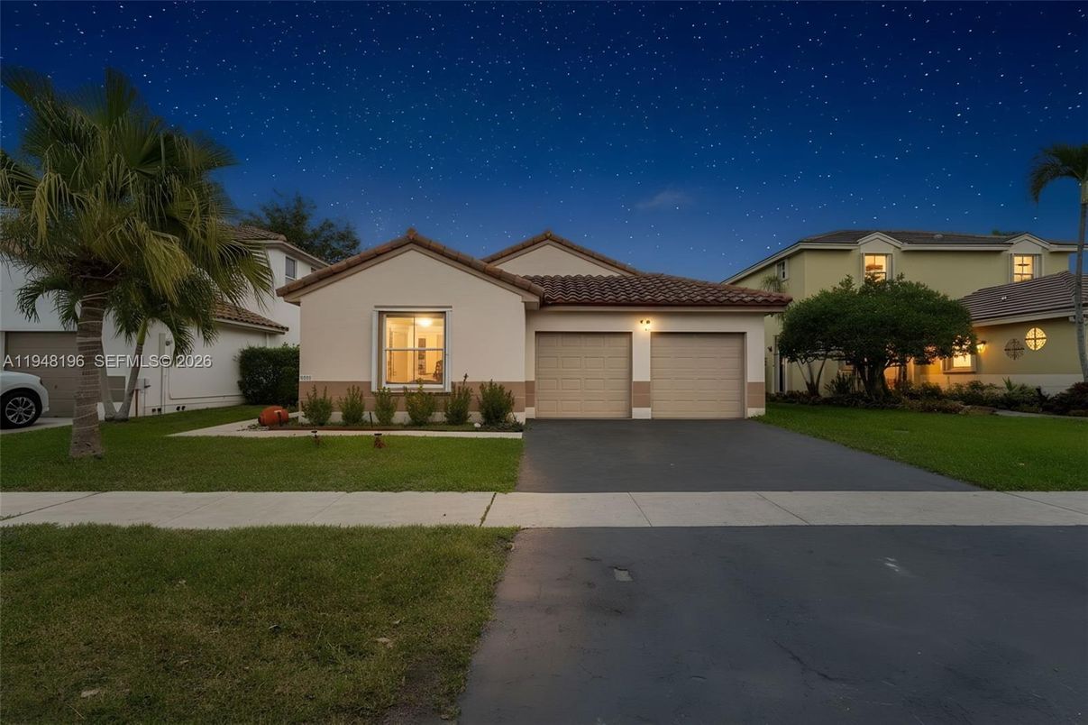 Attached, Backyard, Exterior, Facade, Mediterranean