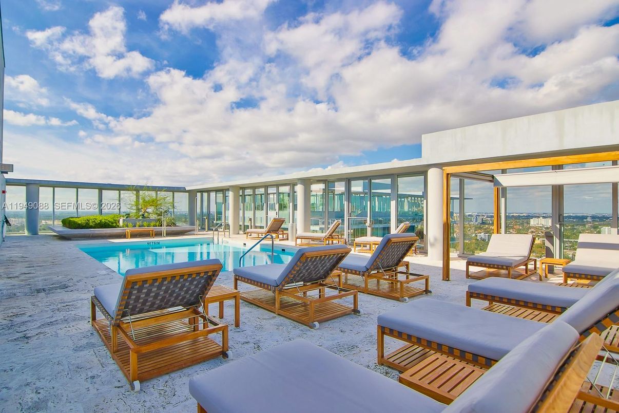 Exterior, Pool, Water