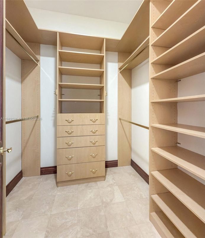 Interior, Walk-in Closets