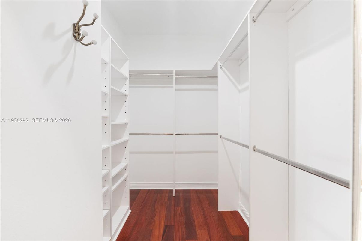 Interior, Walk-in Closets, Wood Texture Flooring