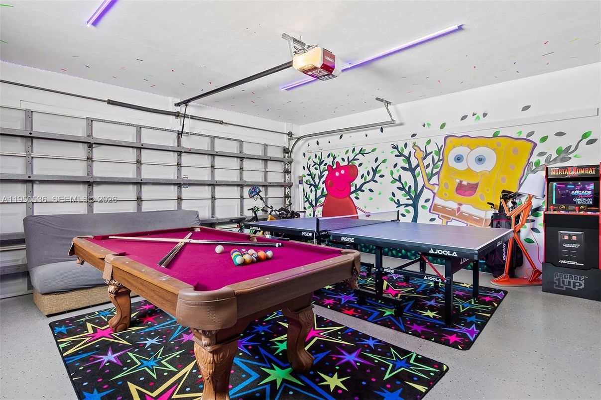 Billiard Table, Game Room, Interior