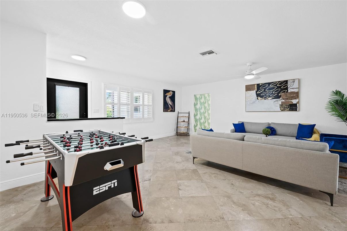 Game Room, Interior, Living room, Recessed Lighting