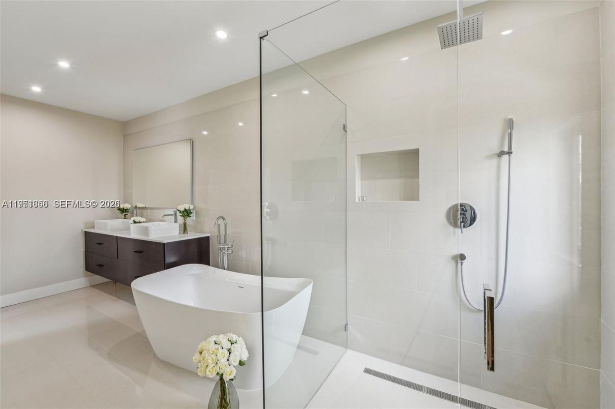 Bathroom, Free Standing Baths, Glass Shower, Interior, Recessed Lighting
