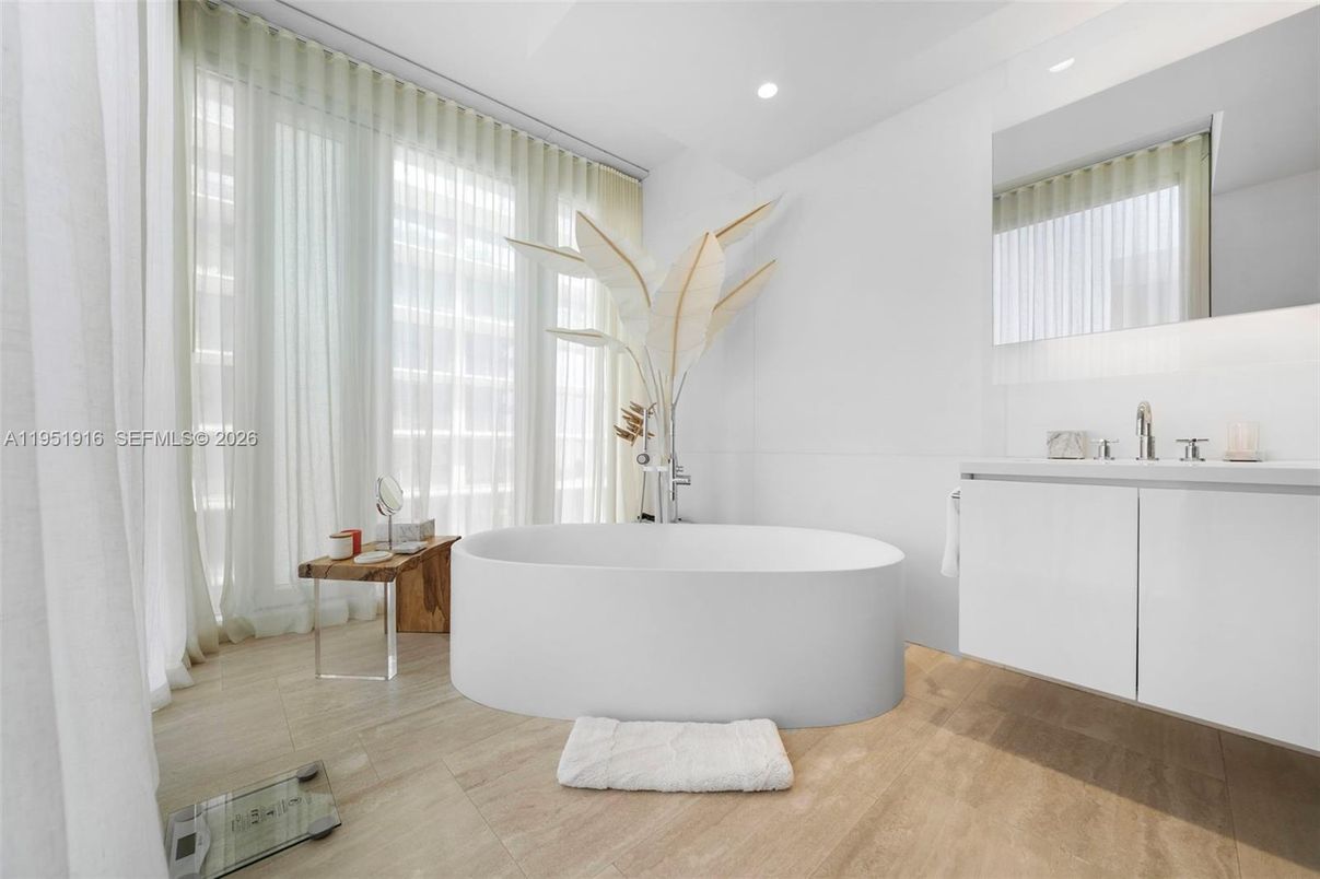 Bathroom, Free Standing Baths, Interior, Recessed Lighting, Wood Texture Flooring