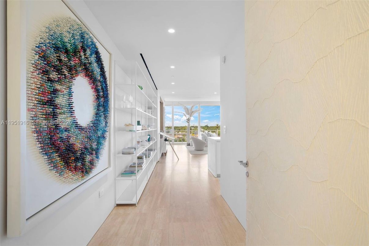 Interior, Recessed Lighting, Wood Texture Flooring