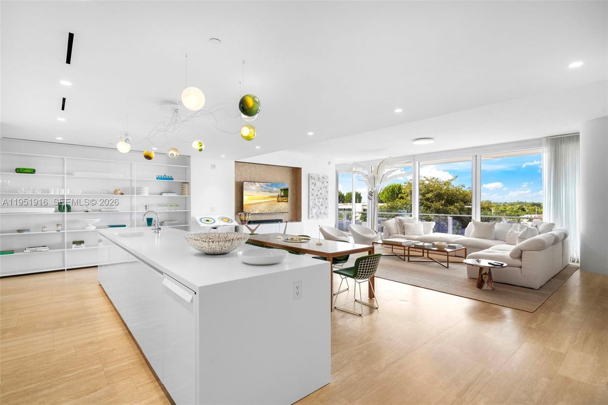 Dining room, Interior, Kitchen, Living room, Pendant Lights, Recessed Lighting, Wood Texture Flooring