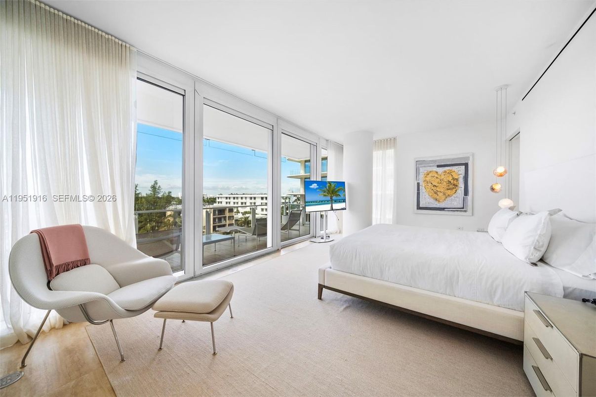 Bedroom, Interior, Pendant Lights, Water