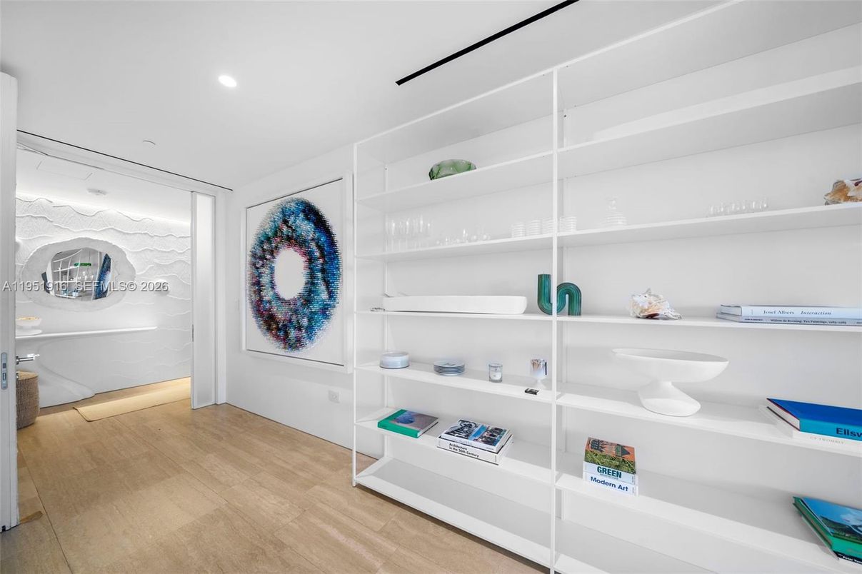 Interior, Recessed Lighting, Wood Texture Flooring