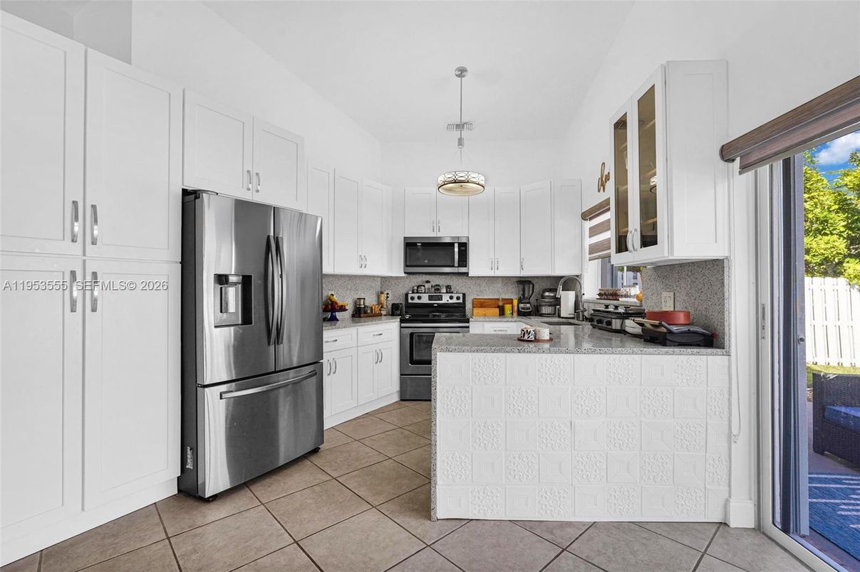 Interior, Kitchen, Pendant Lights, Stainless Steel Appliances