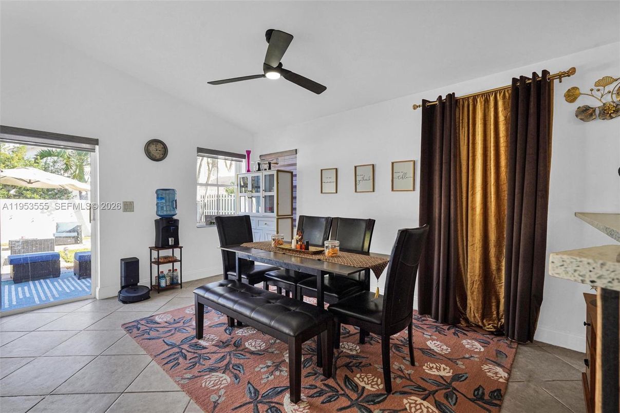 Dining room, Interior