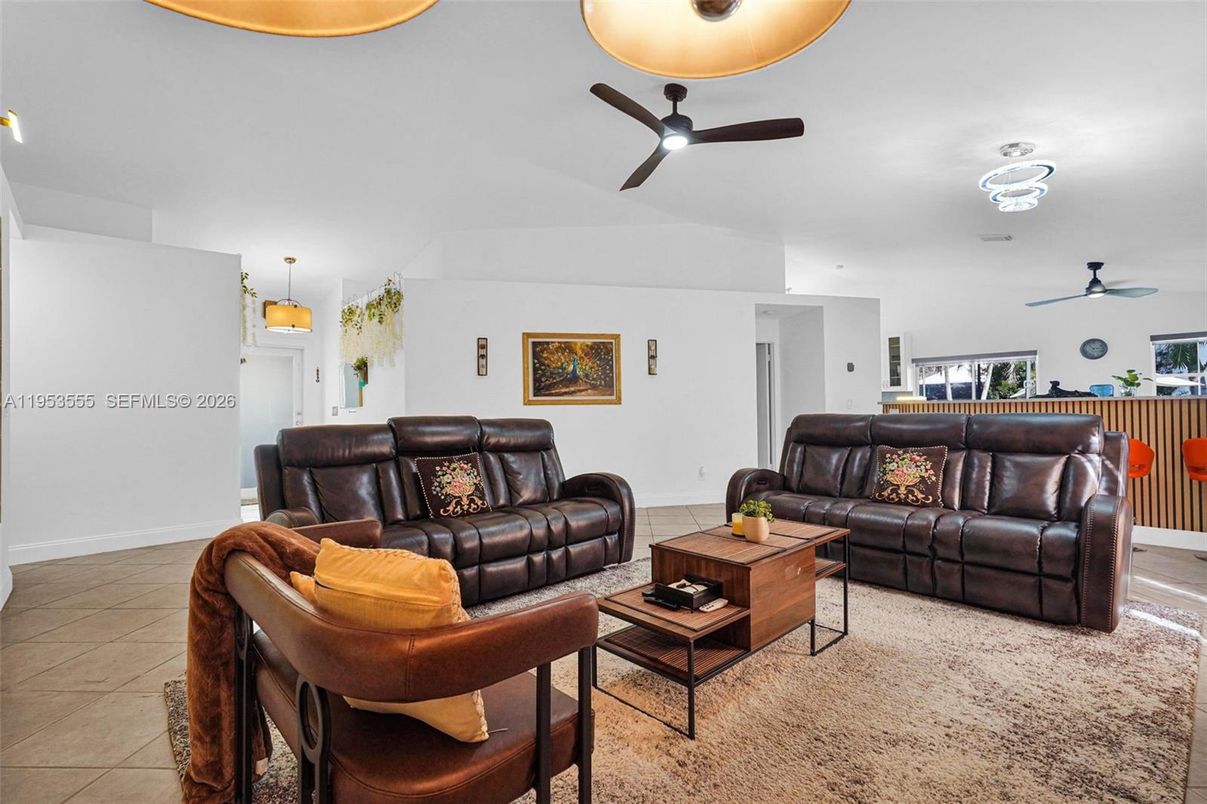 Interior, Living room, Pendant Lights