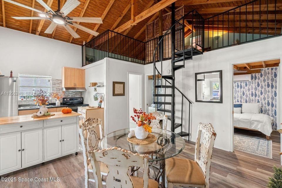 Dining room, Interior, Kitchen, Wooden Beams, Wooden Ceilings, Wood Texture Flooring