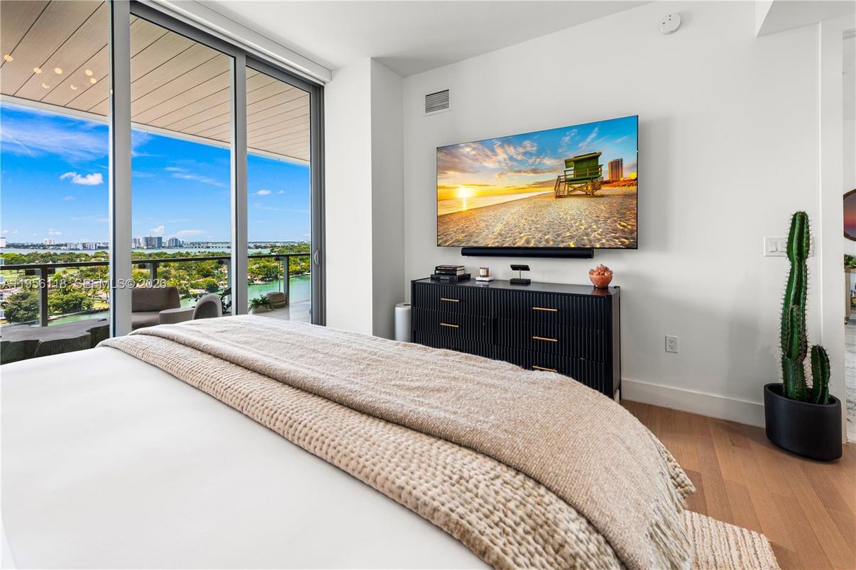 Bedroom, Interior, Water, Wood Texture Flooring