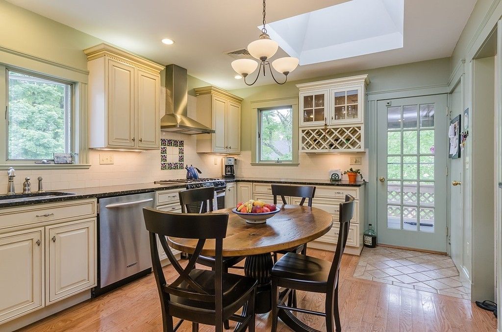 Dining room, Interior, Kitchen, Pendant Lights, Recessed Lighting, Wood Texture Flooring
