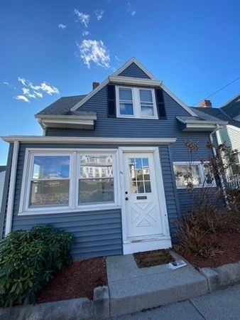 Exterior, Facade, Queen Anne Victorian