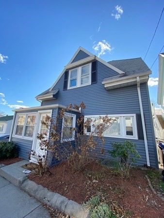 Exterior, Facade, Queen Anne Victorian